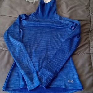 New Under Armour Women Top size M